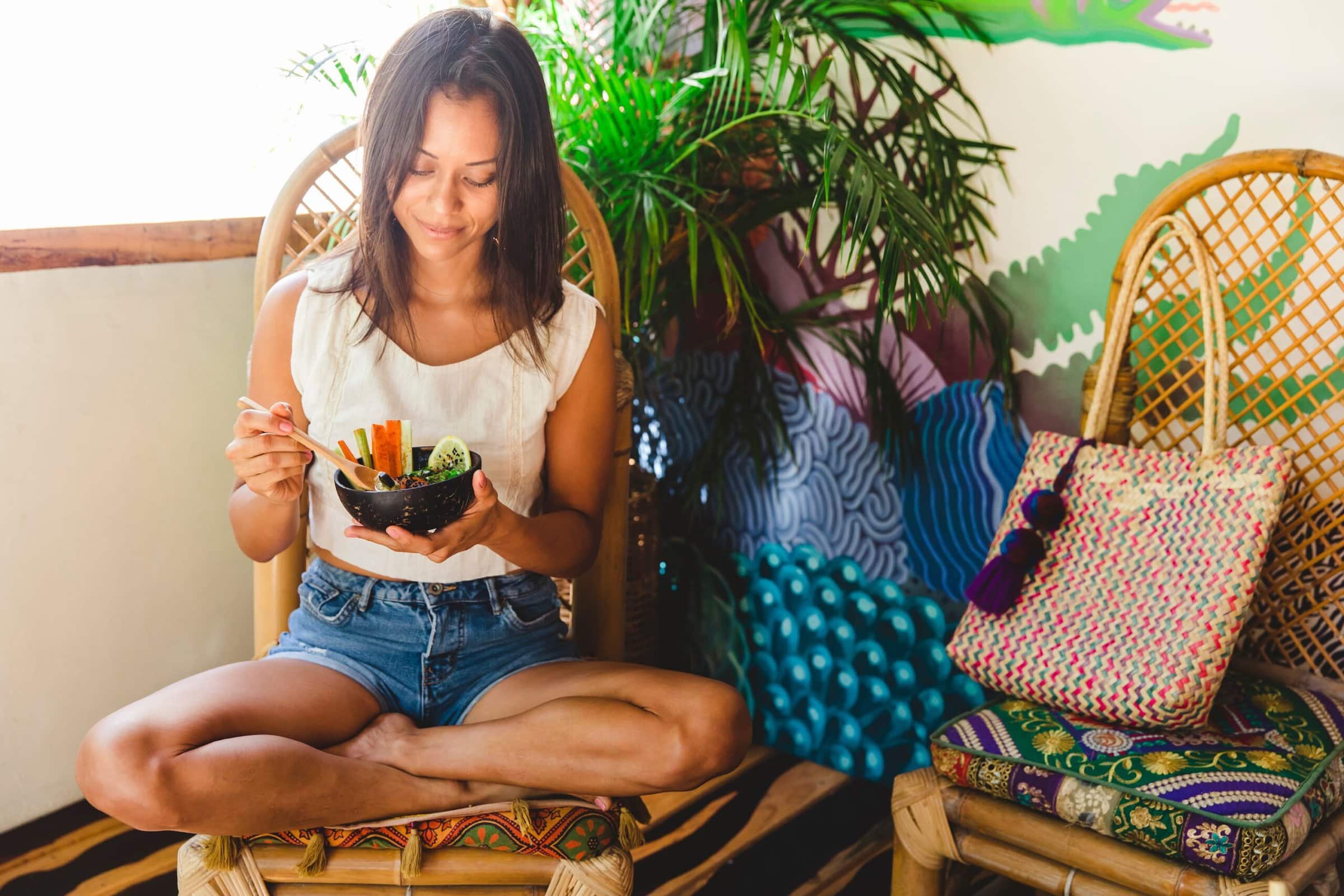 Woman,On,An,Organic,Vegan,Restaurant,,Eating,A,Hummus.